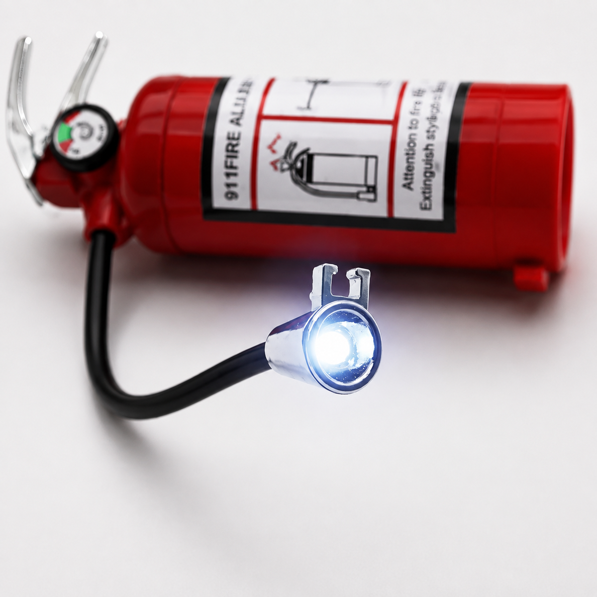 Encendedor de gas butano tipo Extintor con linterna